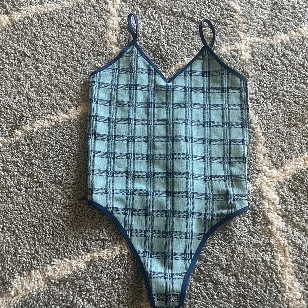 🖤Pick 5/$25 Papaya Body Suit Size S/M